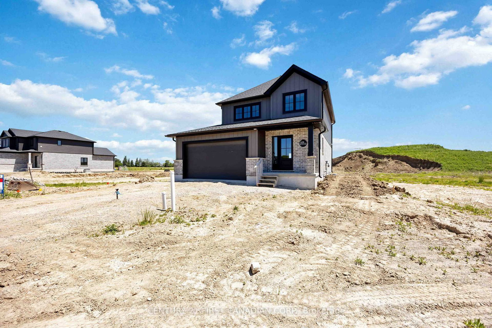 638 Ketter Way • Plympton-Wyoming, ON photo 2