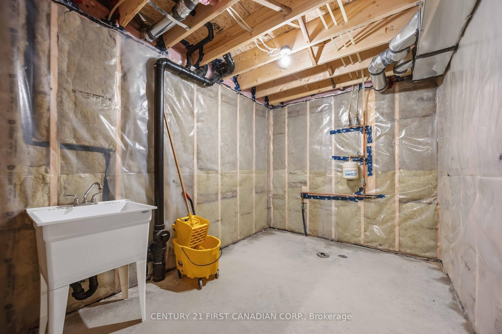 638 Ketter Way • Plympton-Wyoming, ON photo 25