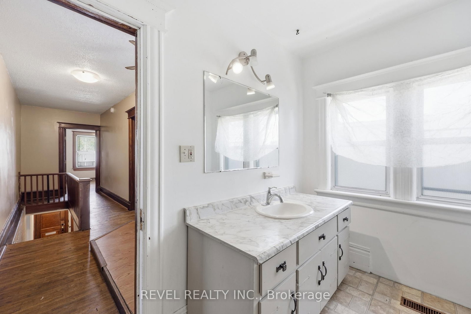 463 East Main Street • Welland, ON photo 20