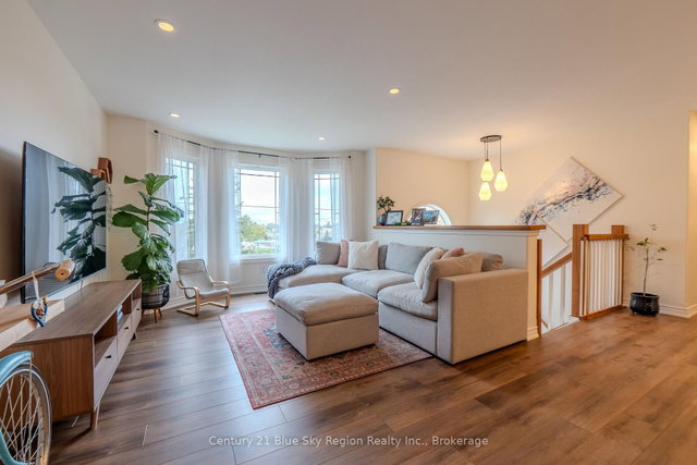65 BELLEVIEW Crescent