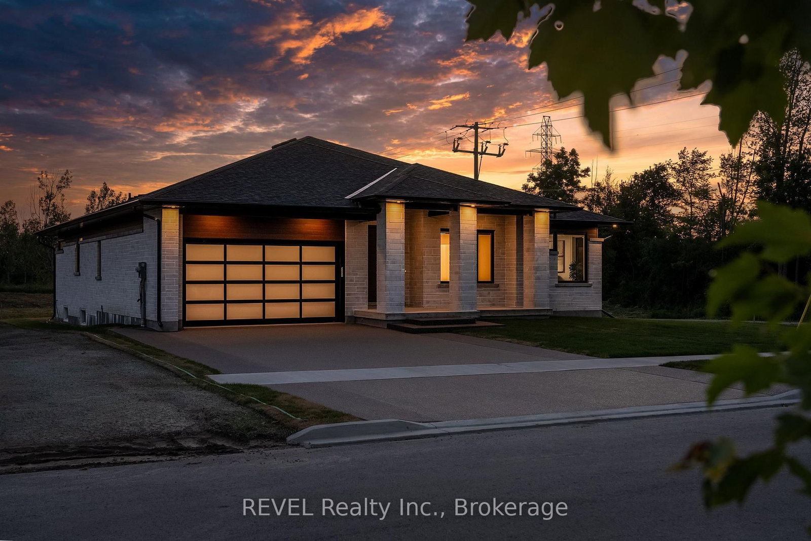 9 Anchor Road • Thorold, ON photo 1
