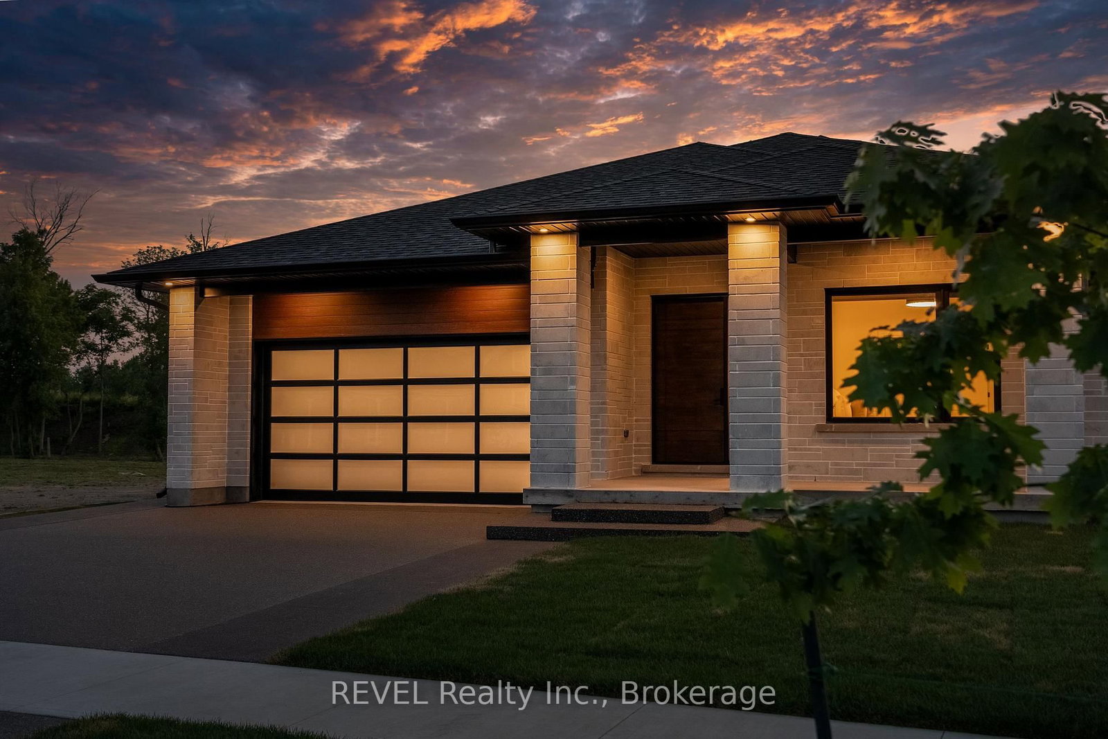 9 Anchor Road • Thorold, ON photo 2