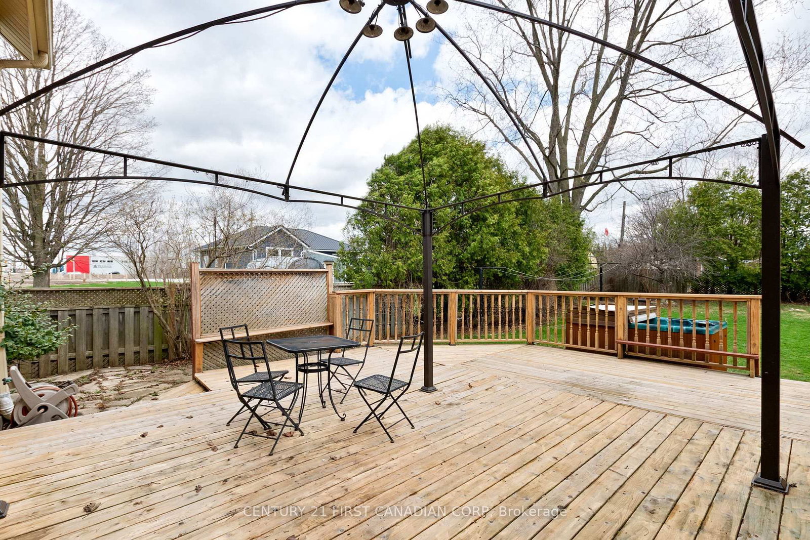 1 Fairview Avenue • St. Thomas, ON photo 40