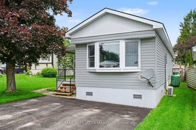 10 Saddle Avenue