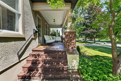 9 Thairs Avenue • St. Catharines, ON photo 4