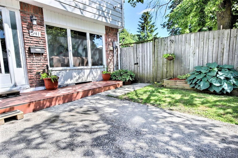 541 Parkview Crescent