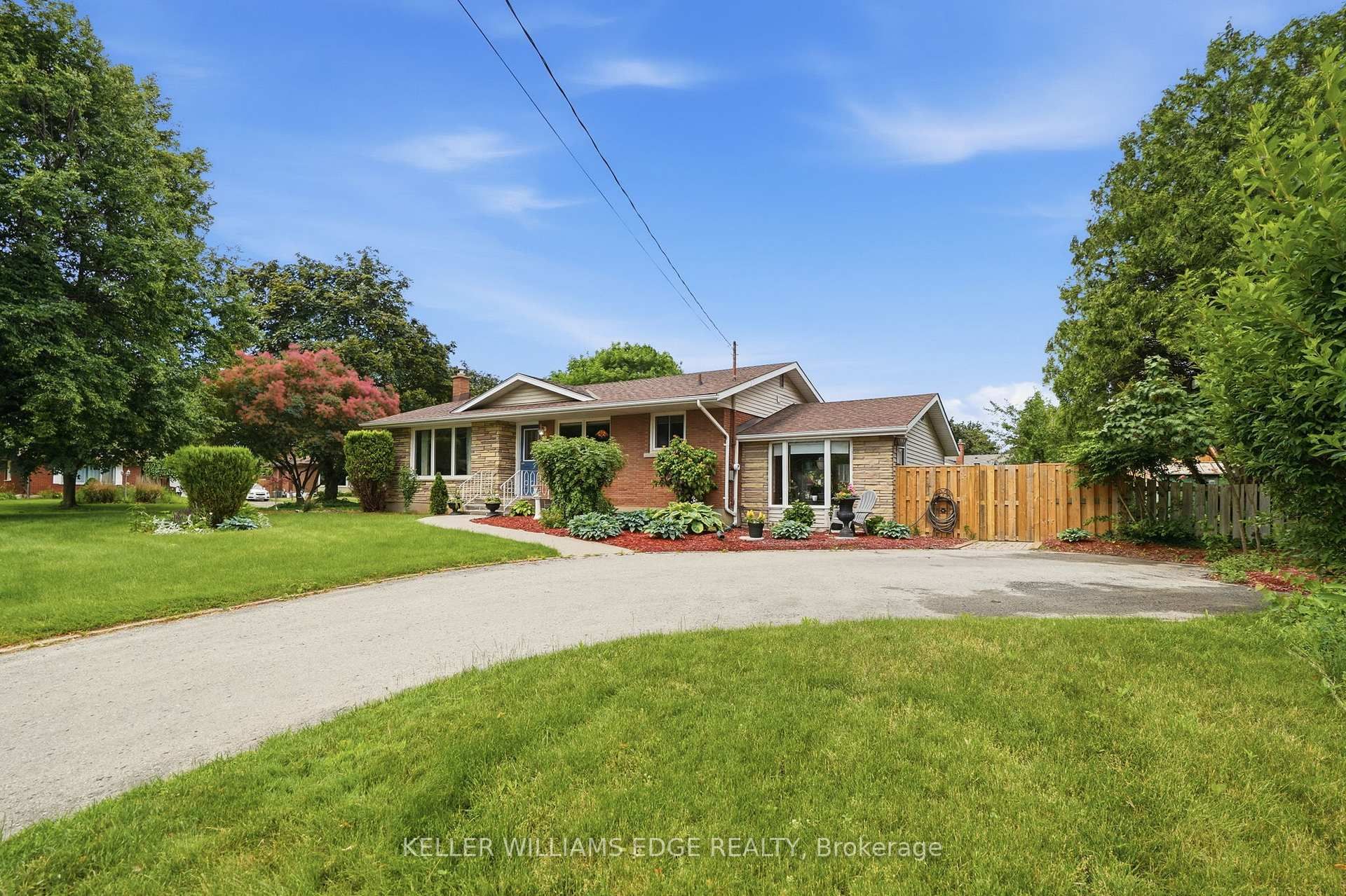 81 LEASIDE Drive