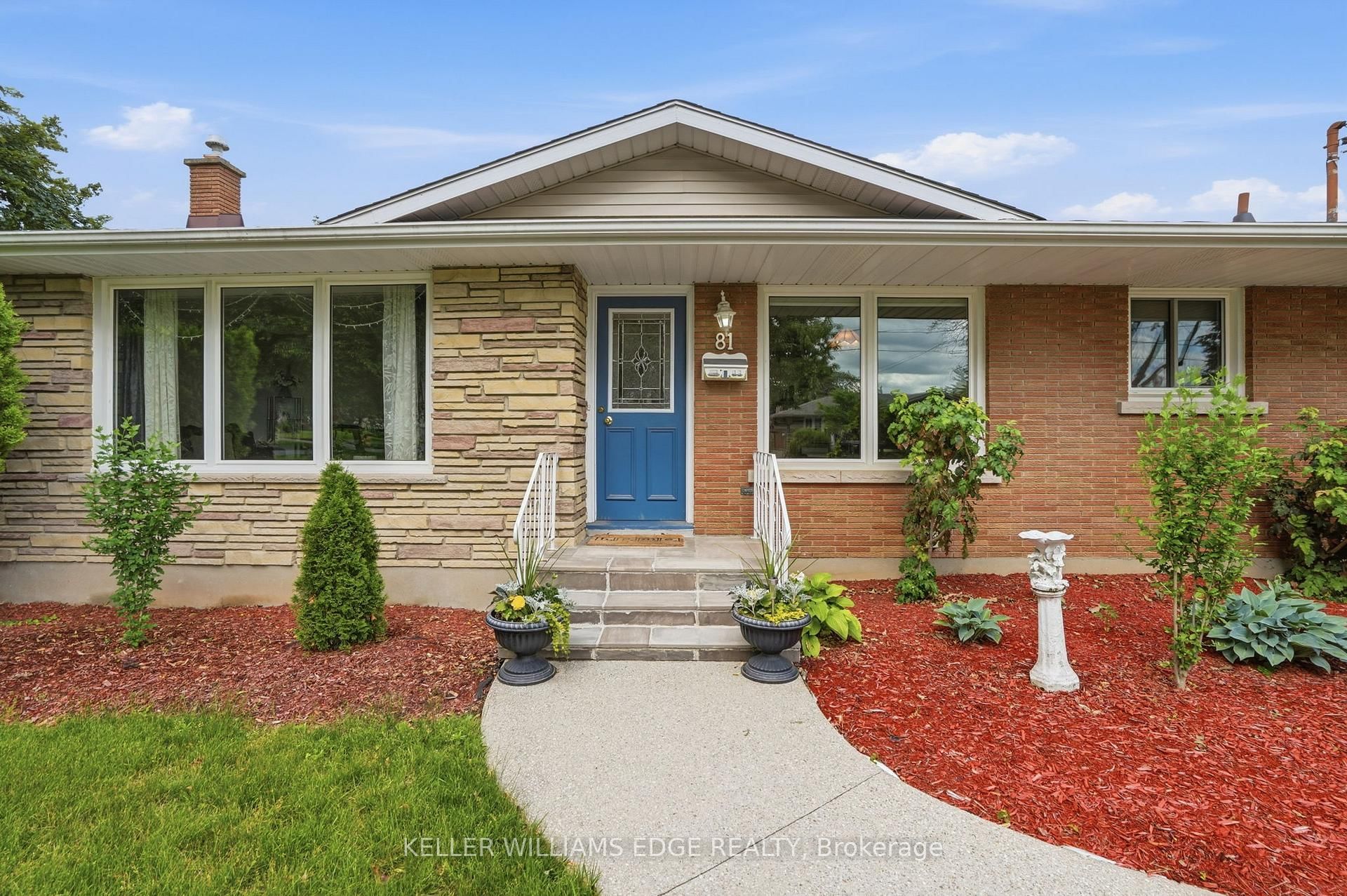 81 LEASIDE Drive