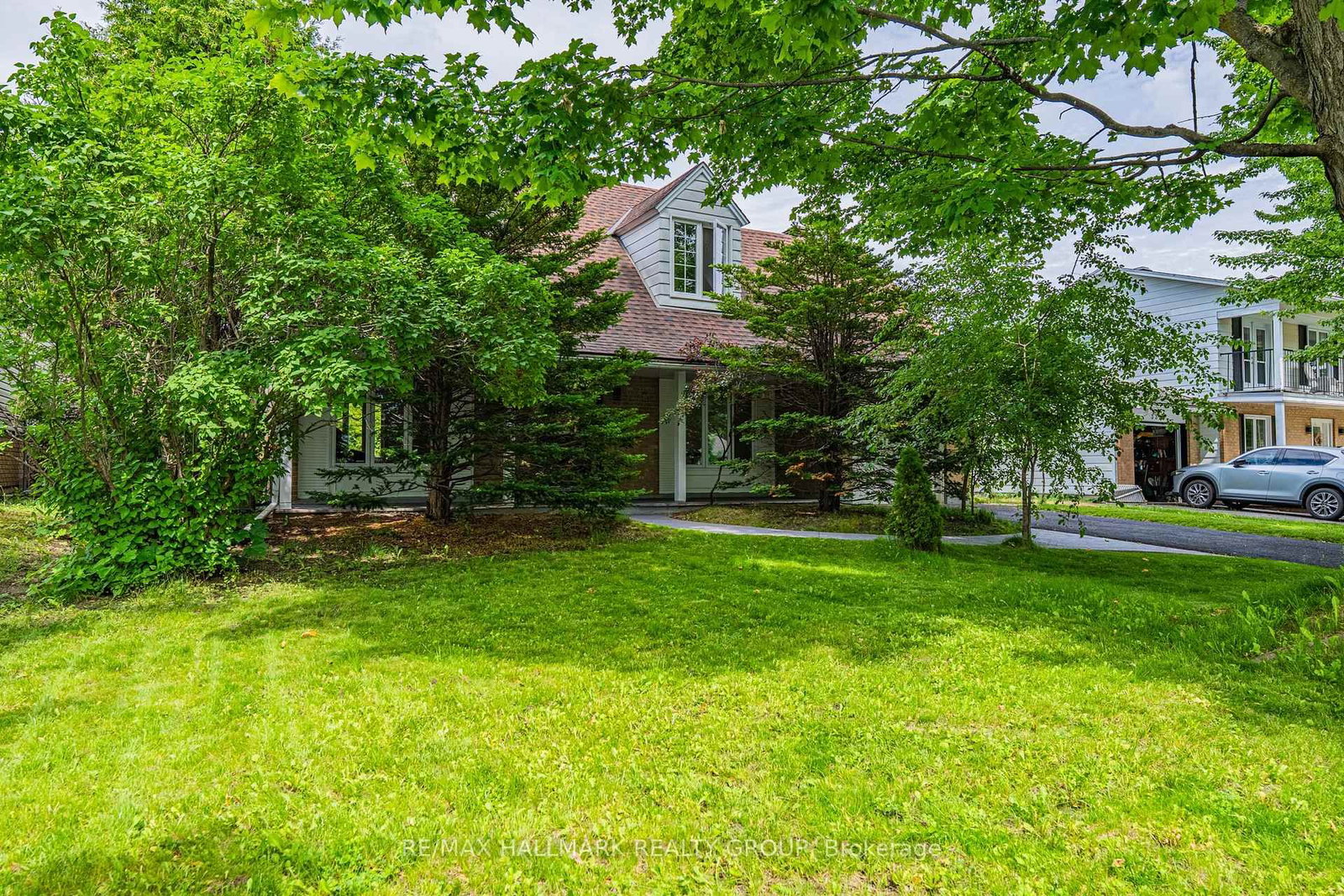 3319 Kodiak Street • Ottawa, ON photo 2