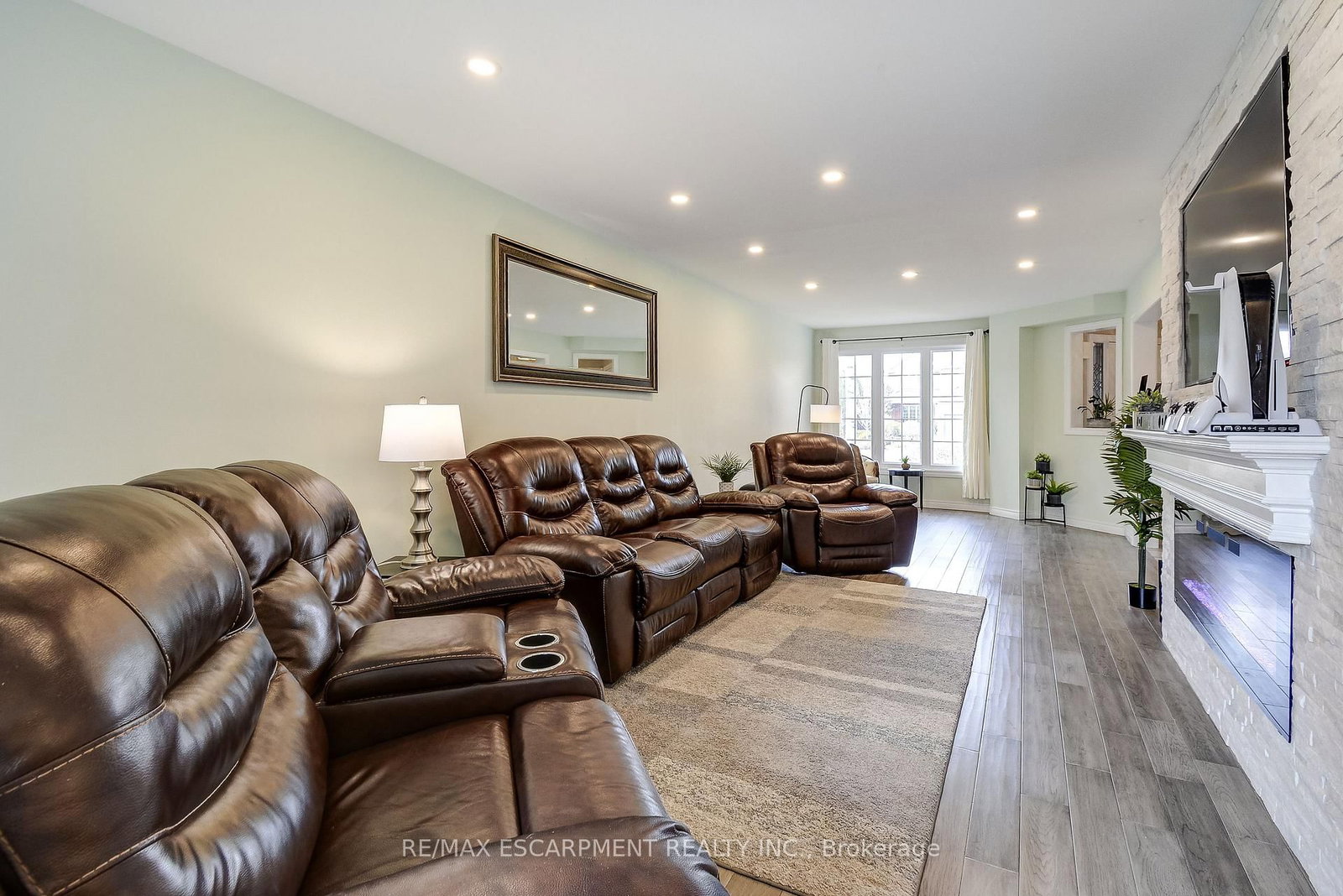 20 Derbyshire Street • Hamilton, ON photo 12