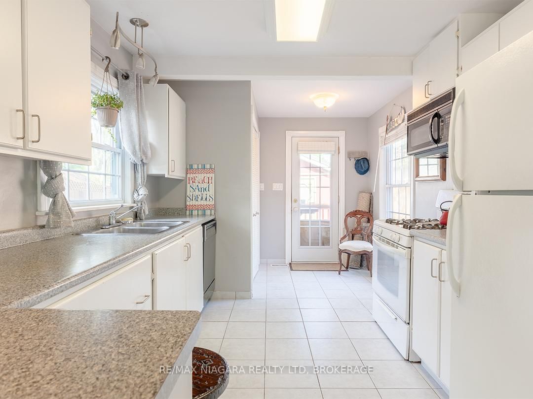 263 Maplewood Avenue • Fort Erie, ON photo 8