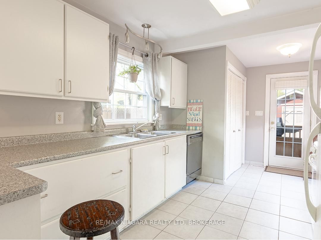 263 Maplewood Avenue • Fort Erie, ON photo 9