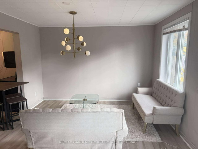 1 - 130 St Paul Crescent E