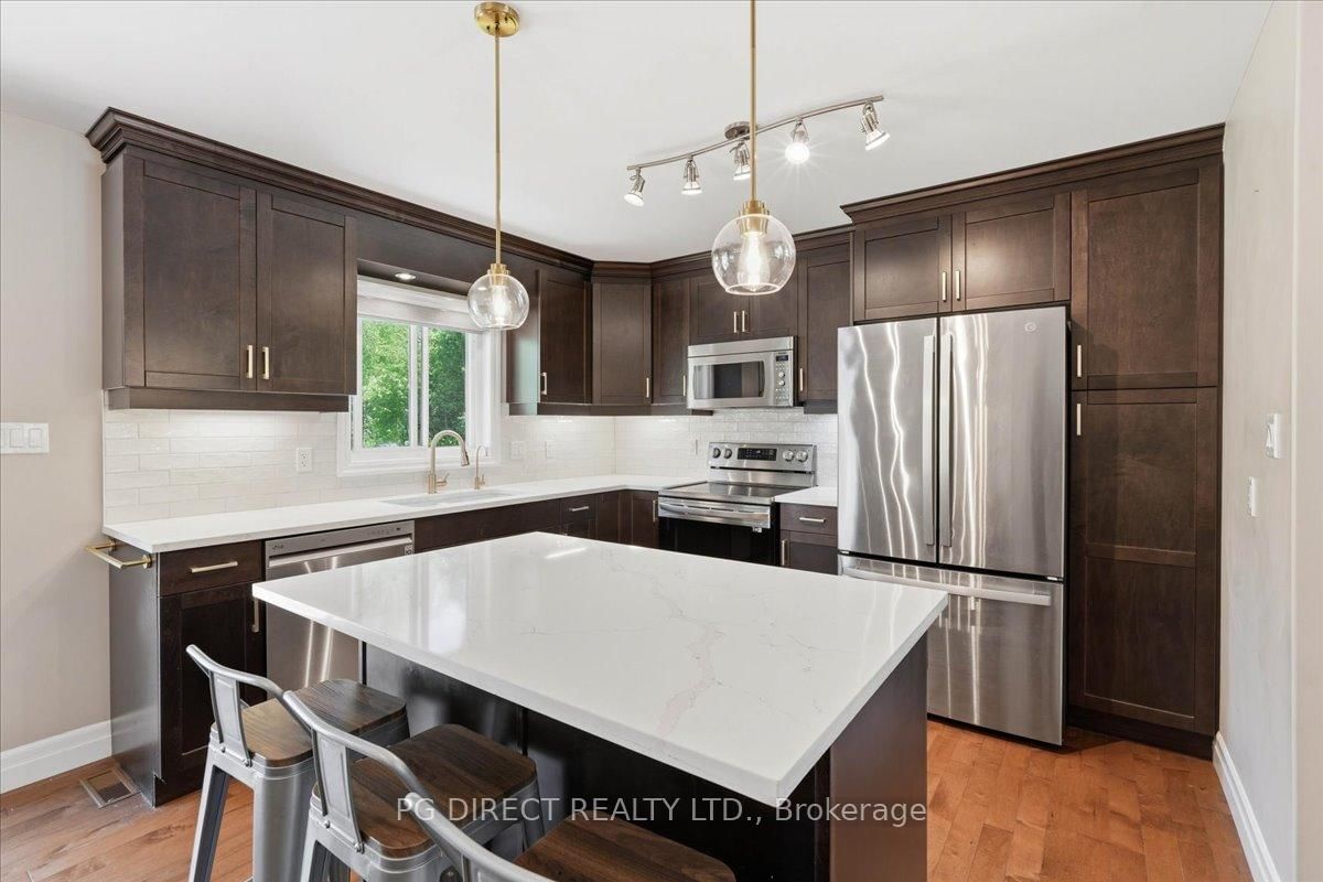 49 Whispering Woods Drive • Trenton, ON photo 5