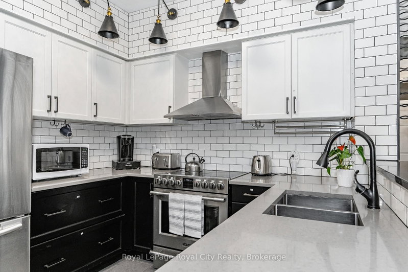 102 - 308 Watson Parkway N