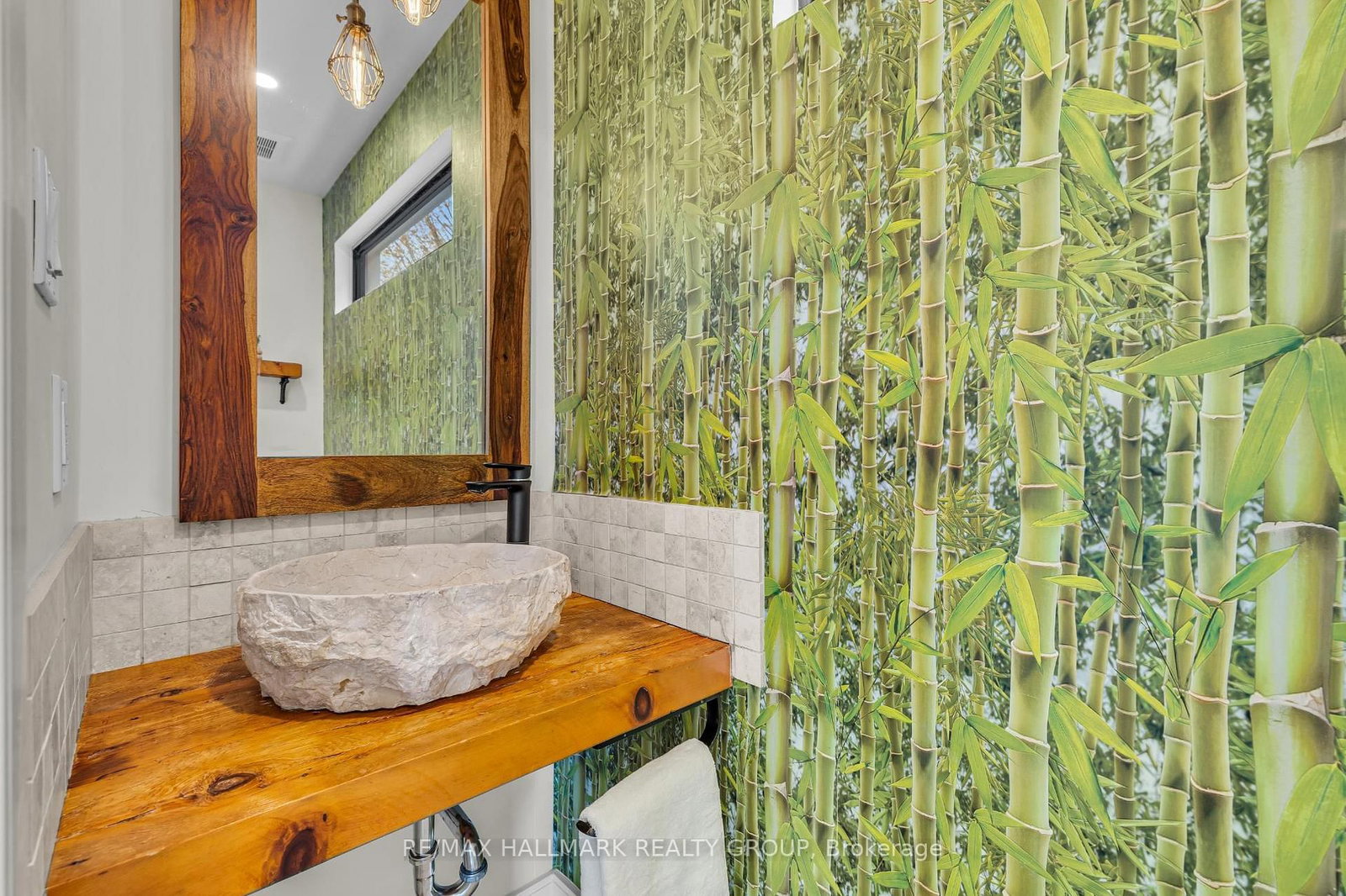 92 Grange Avenue • Ottawa, ON photo 17
