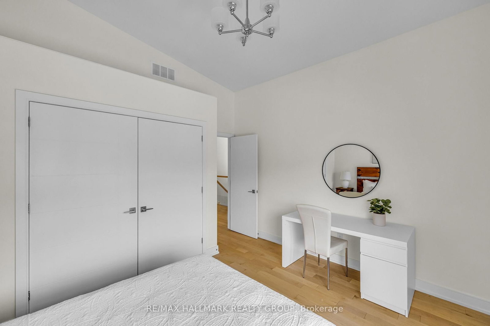 92 Grange Avenue • Ottawa, ON photo 28
