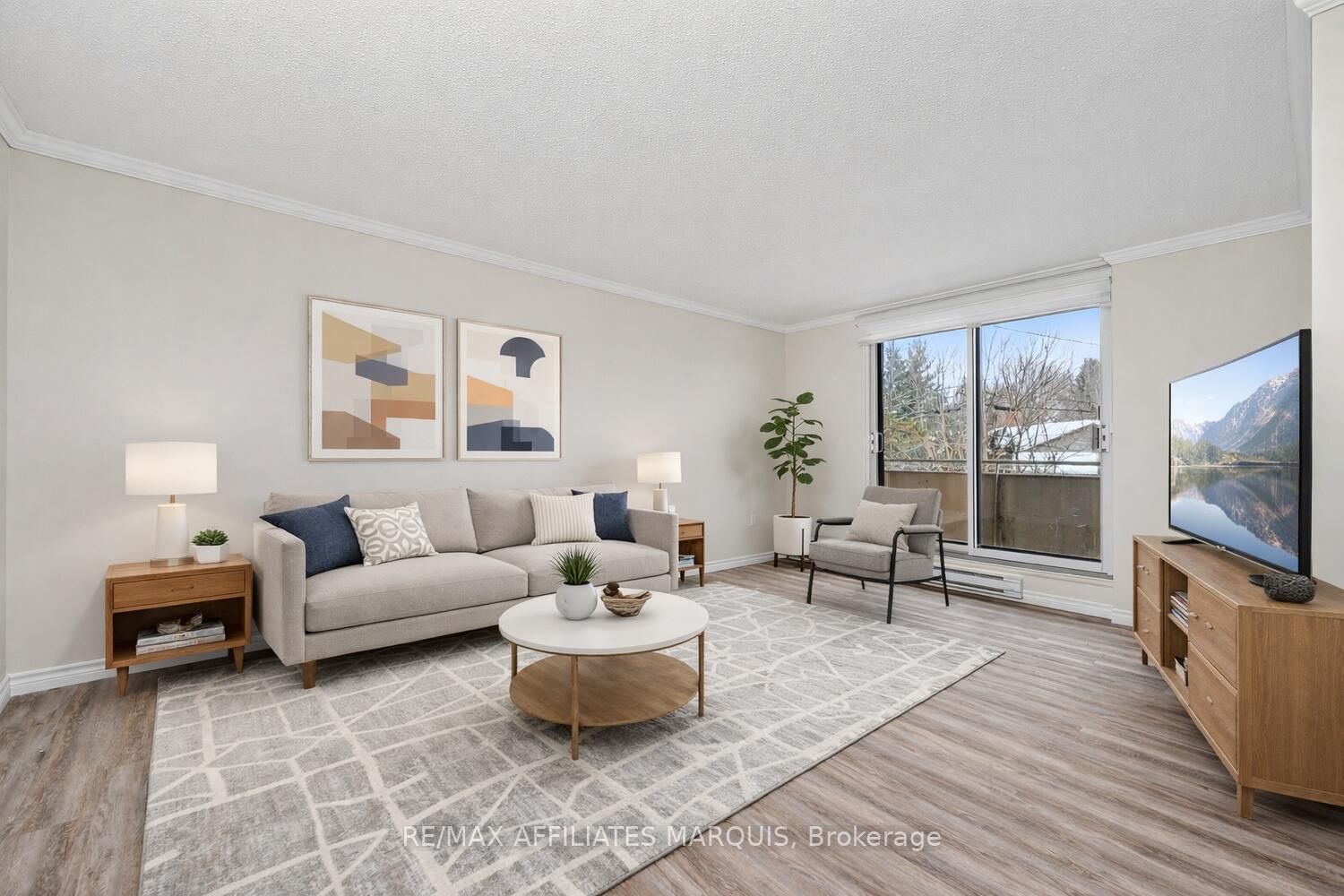 41 Sunset Boulevard, Unit 204