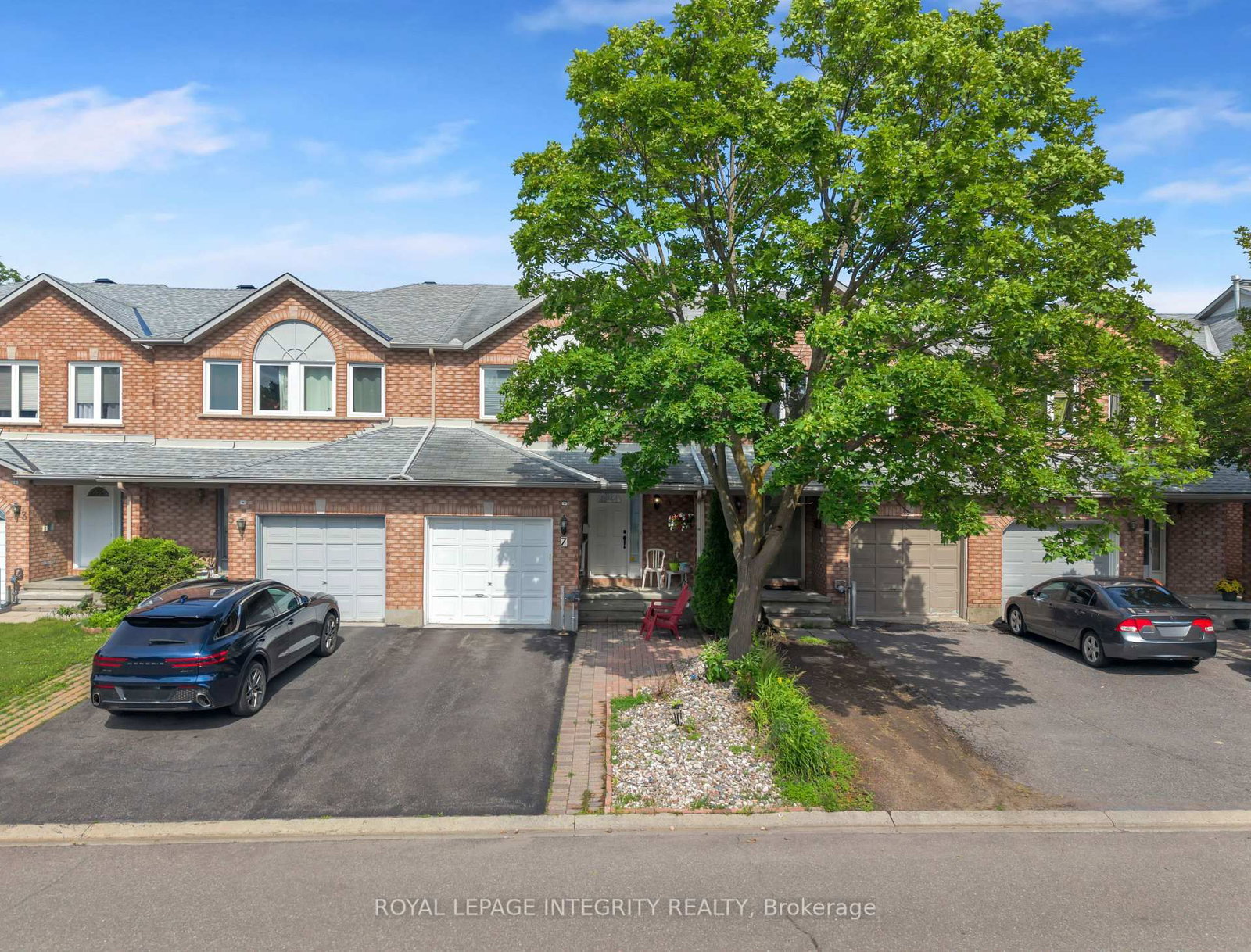 7 Westpointe Crescent • Ottawa, ON photo 2