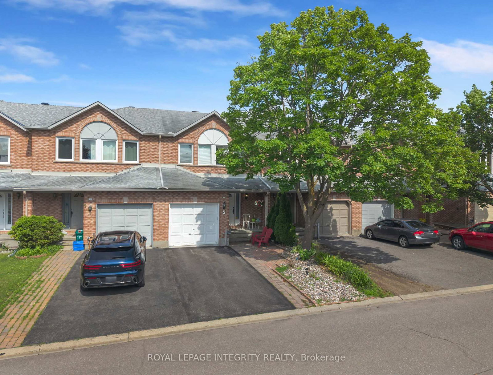 7 Westpointe Crescent • Ottawa, ON photo 3
