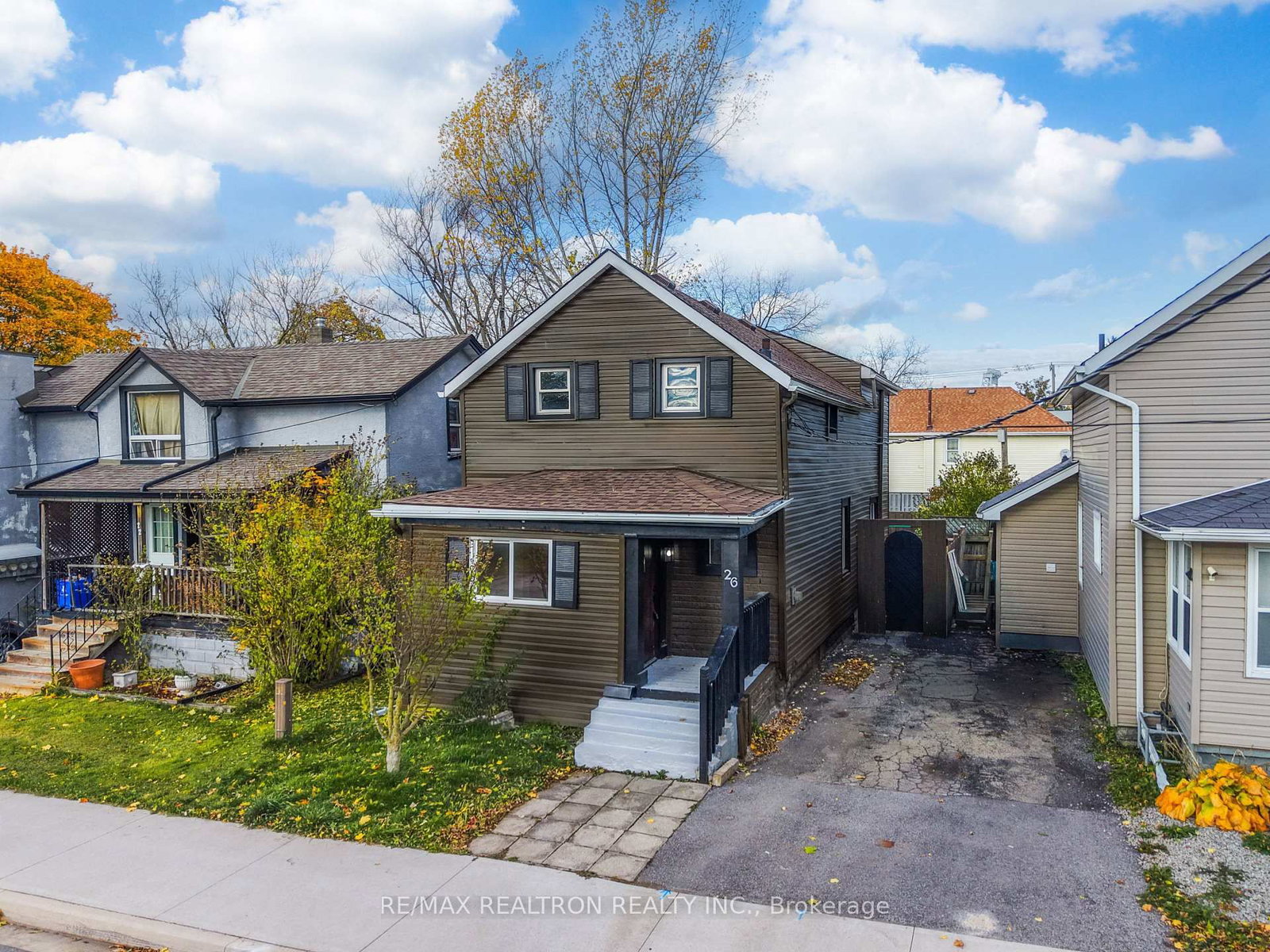 Detached House for sale at 26 State Street, Welland, Ontario, L3B 4K3 - Welland Downtown - MLS: X13480690