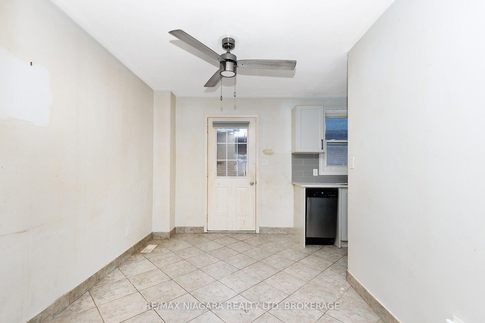 252 Bertie Street • #1 • Fort Erie, ON photo 9