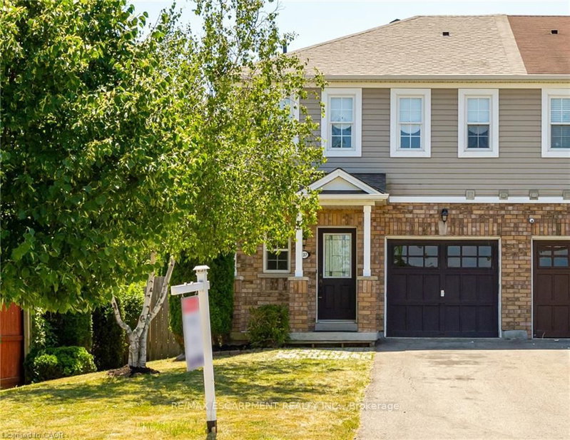home for lease on 137 WINDWOOD Drive