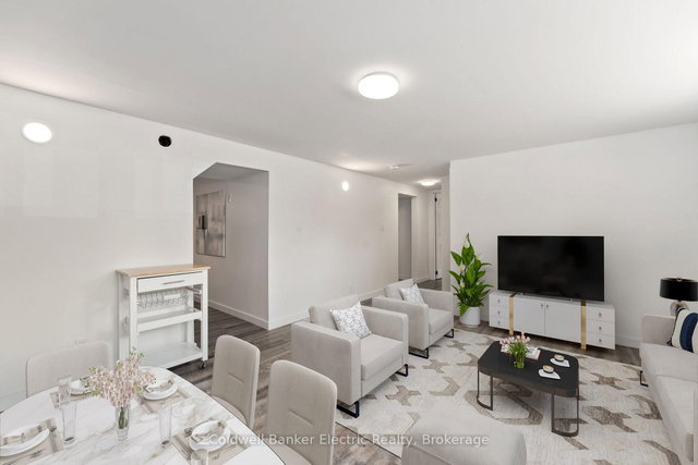 8B Pottinger Street
