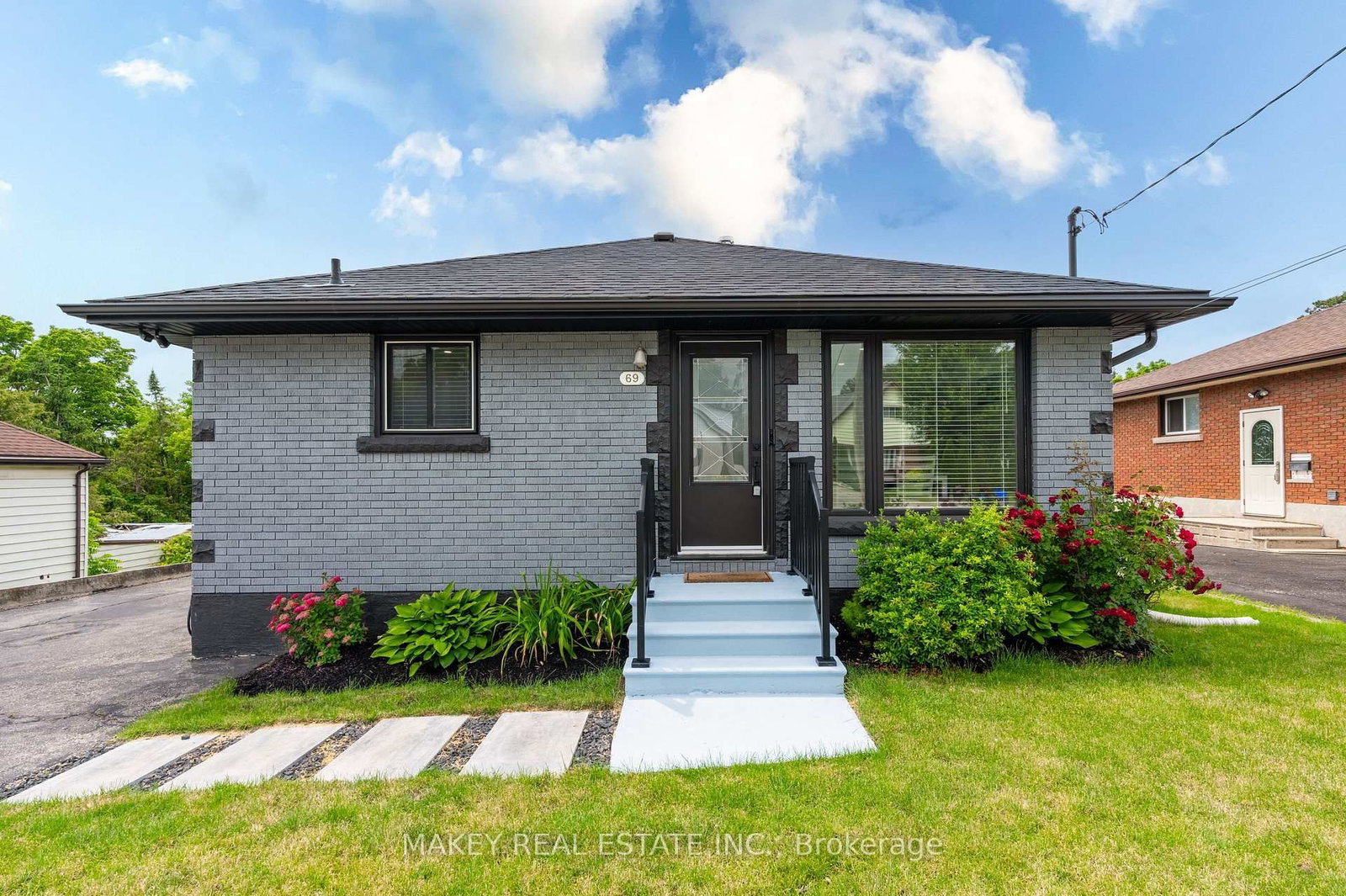 69 Clarke Street N • Woodstock, ON photo 1