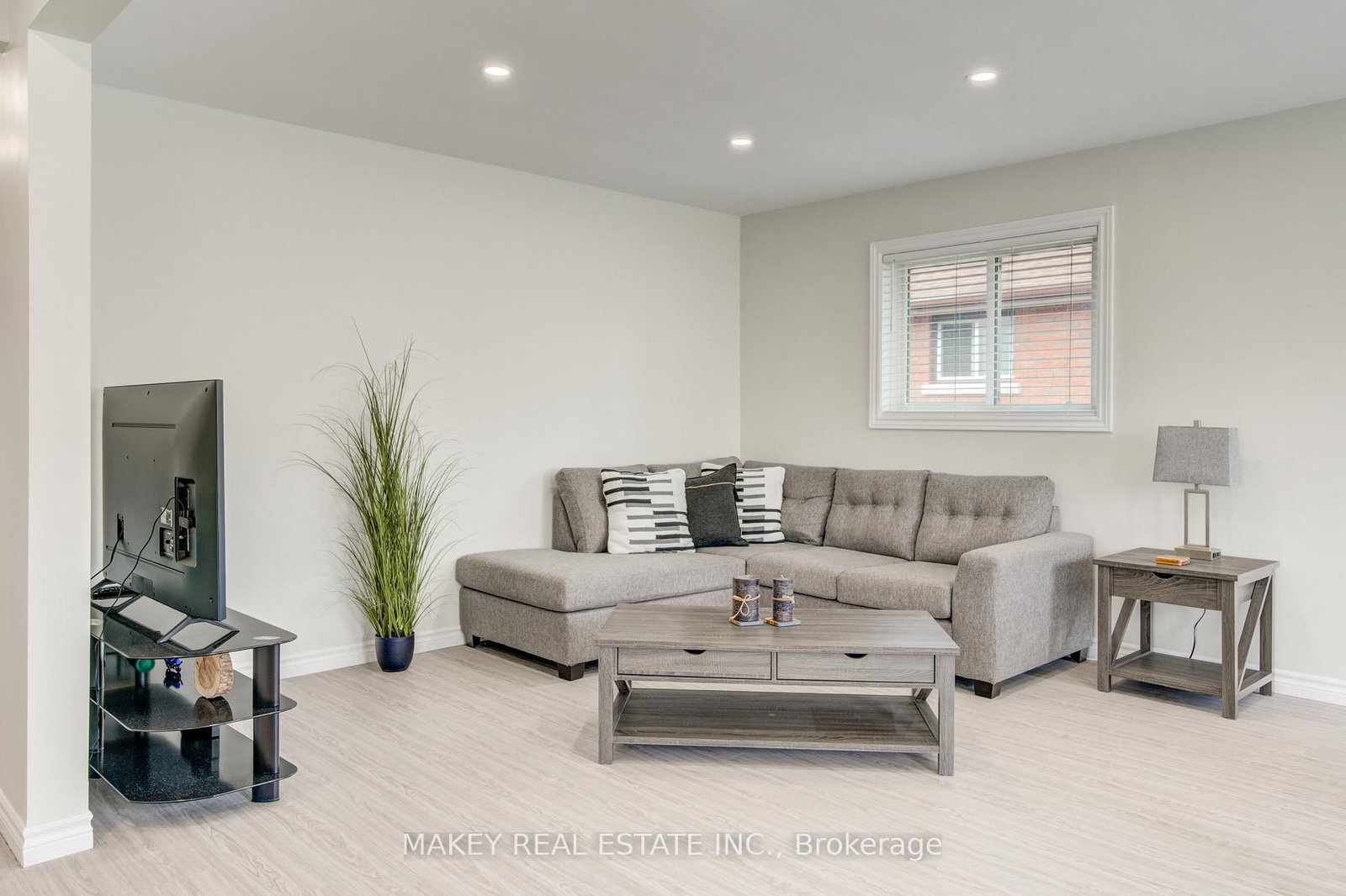 69 Clarke Street N • Woodstock, ON photo 12