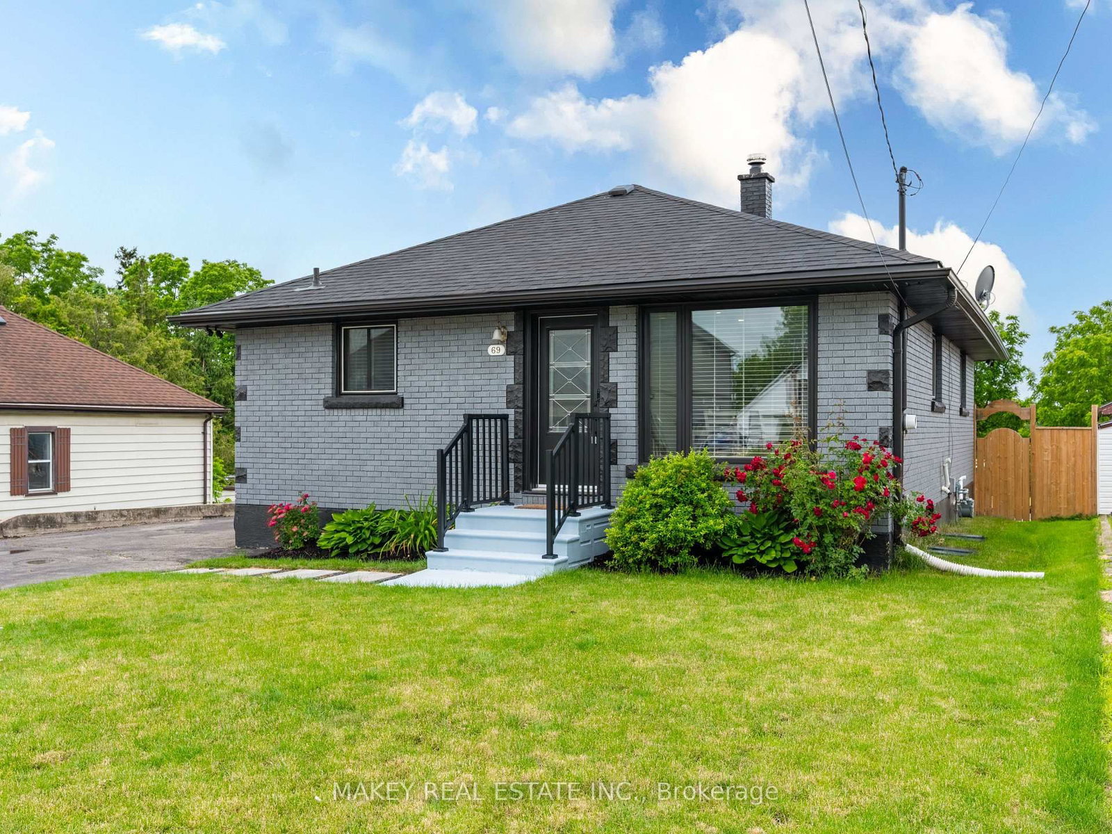 69 Clarke Street N • Woodstock, ON photo 2