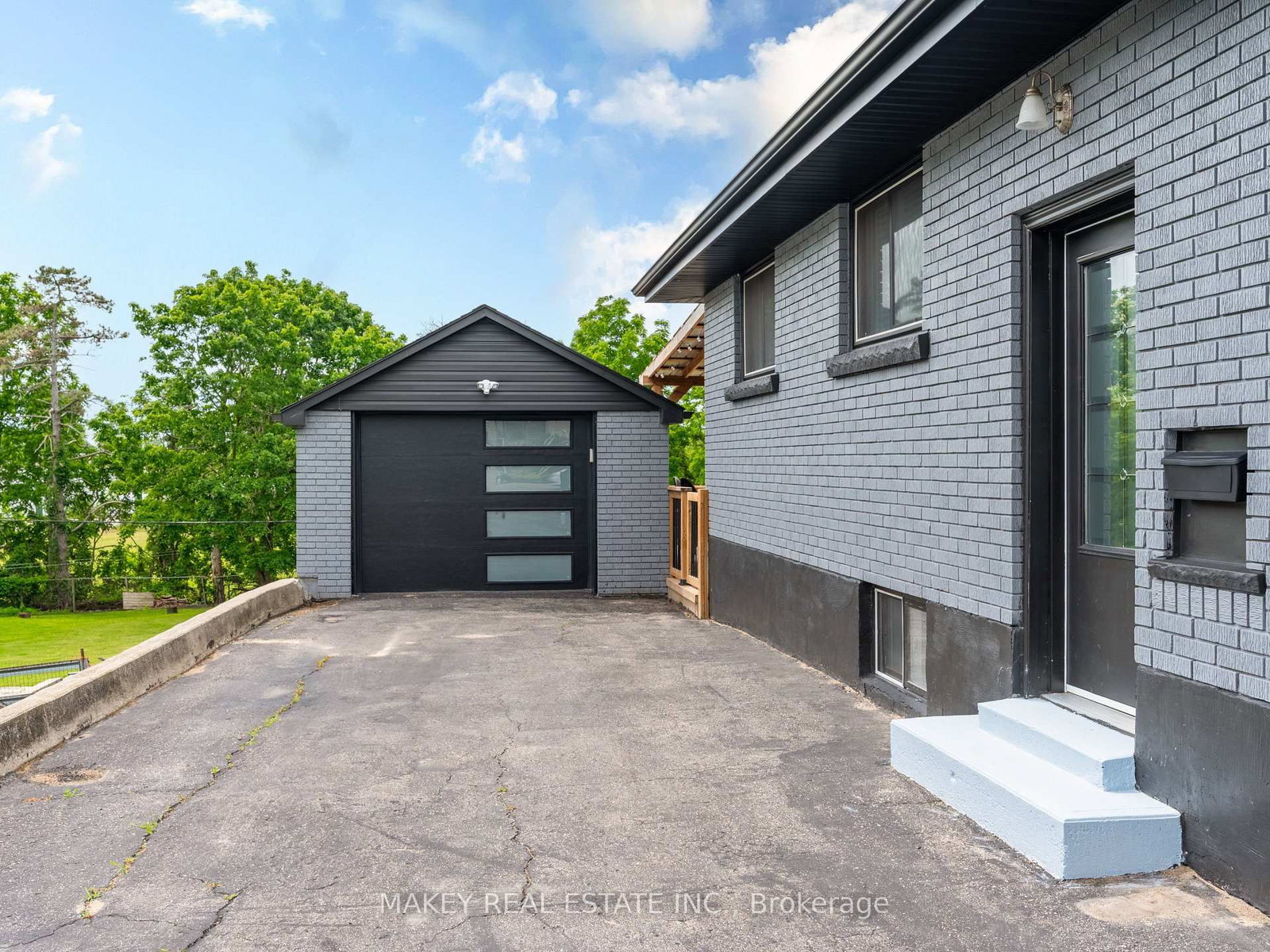 69 Clarke Street N • Woodstock, ON photo 5