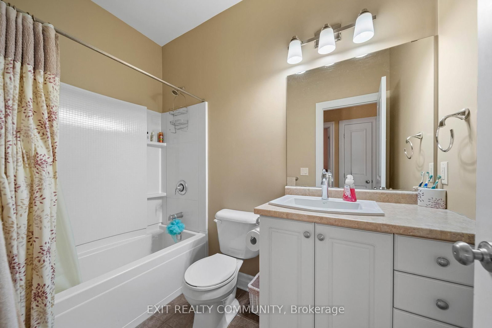 598 Bennett Crescent • Strathroy-Caradoc, ON photo 14
