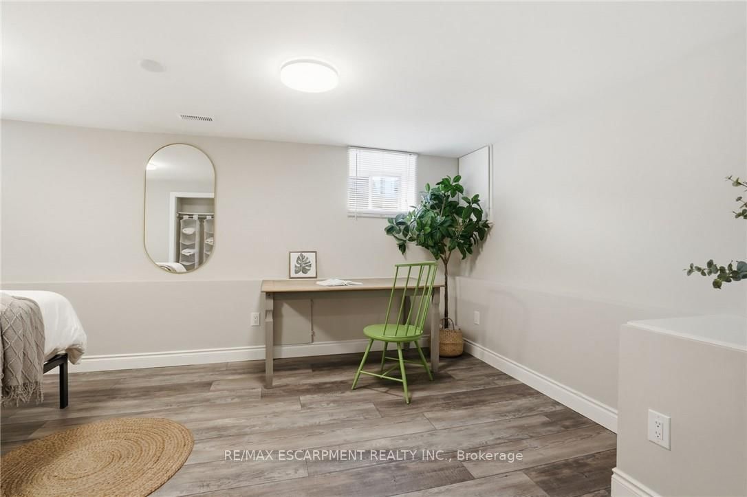 390 W Hunter Street • Hamilton, ON photo 27