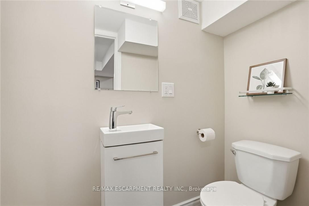 390 W Hunter Street • Hamilton, ON photo 28