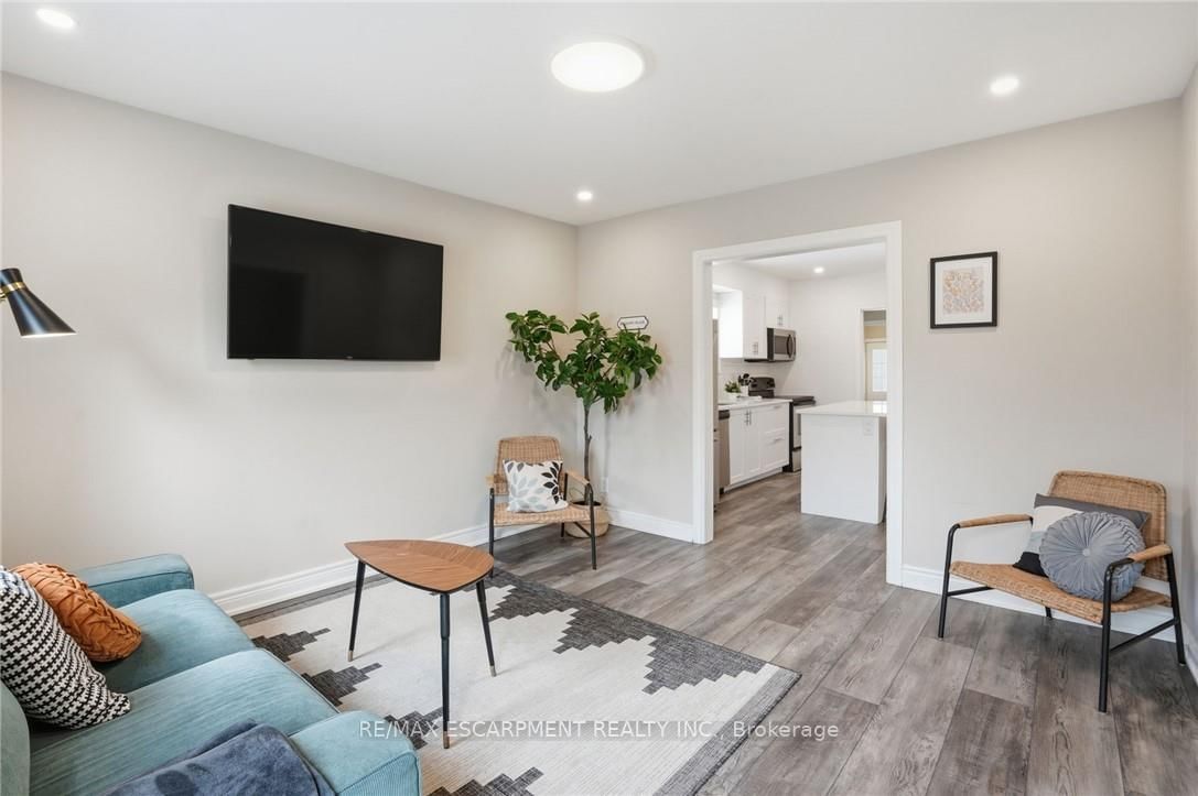 390 W Hunter Street • Hamilton, ON photo 8