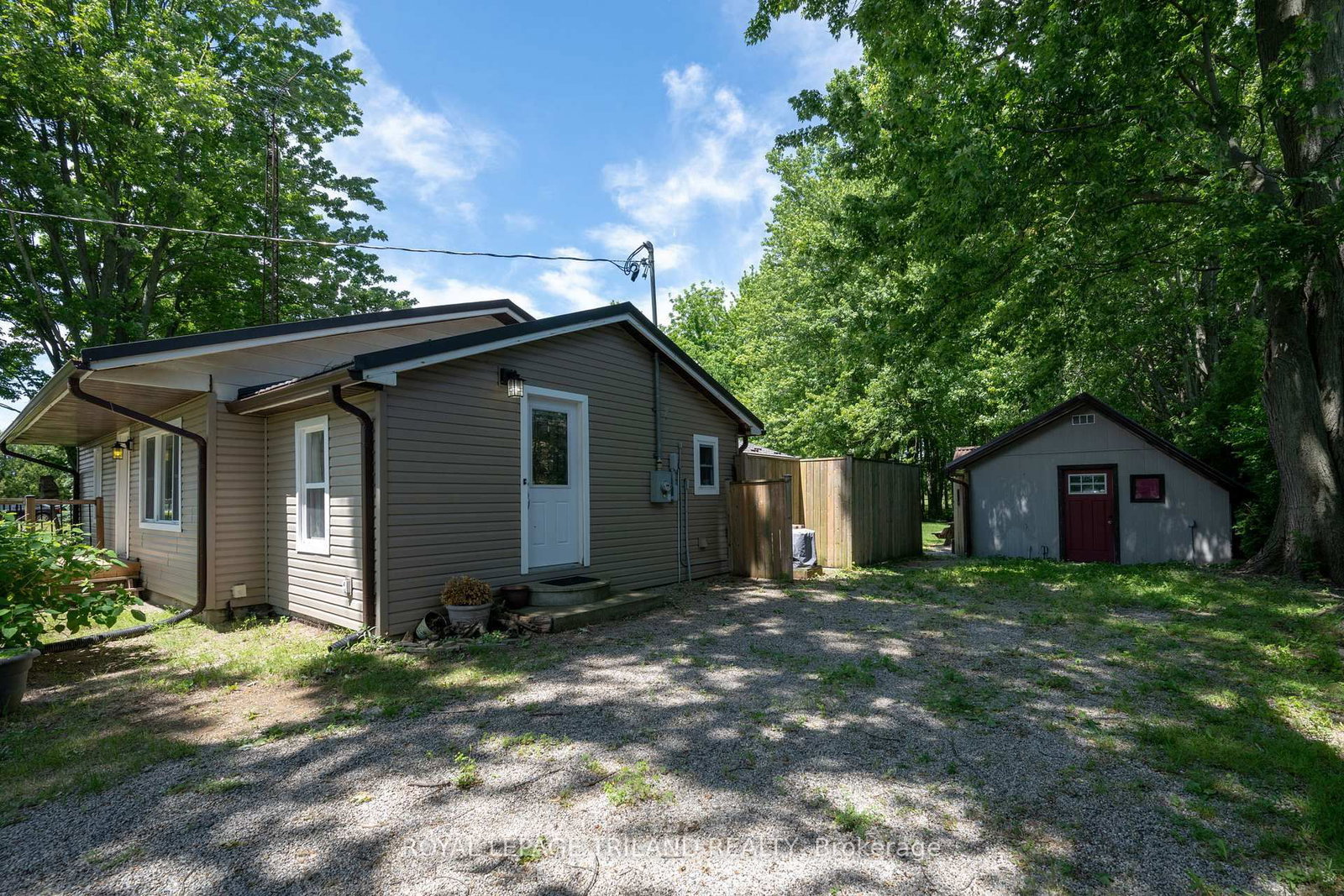 22516 Pioneer Line • West Elgin, ON photo 23