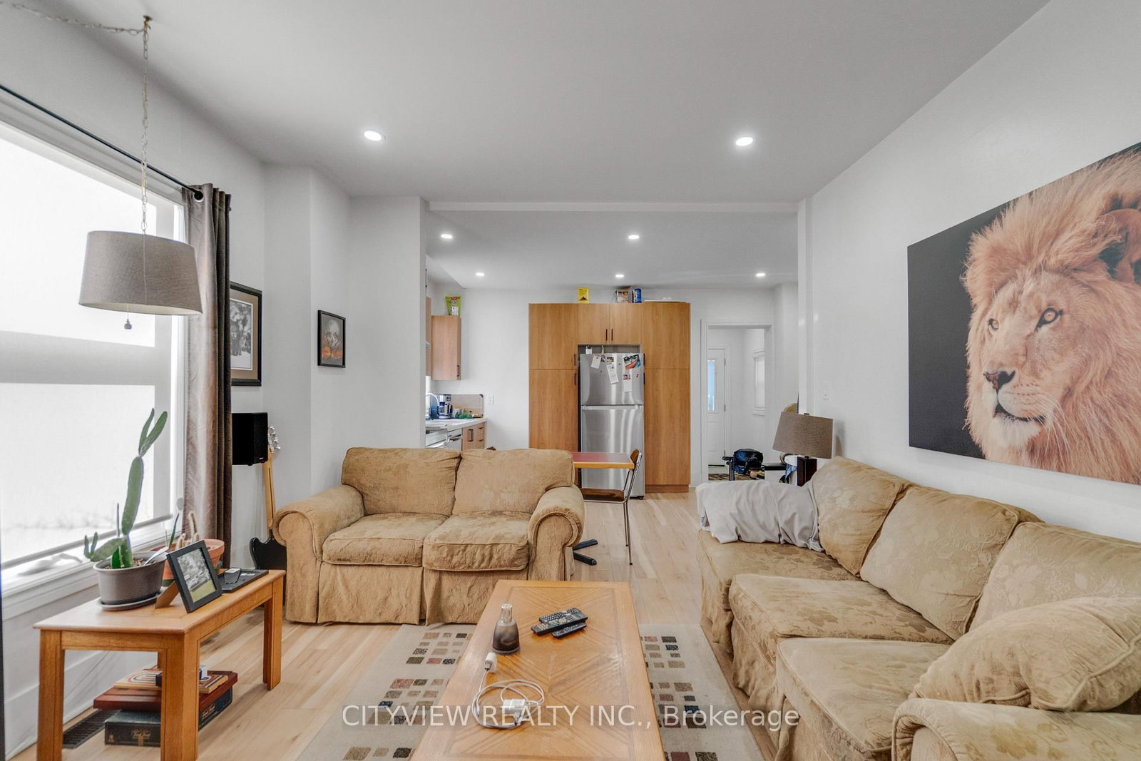 382 Beach Road • Hamilton, ON photo 11