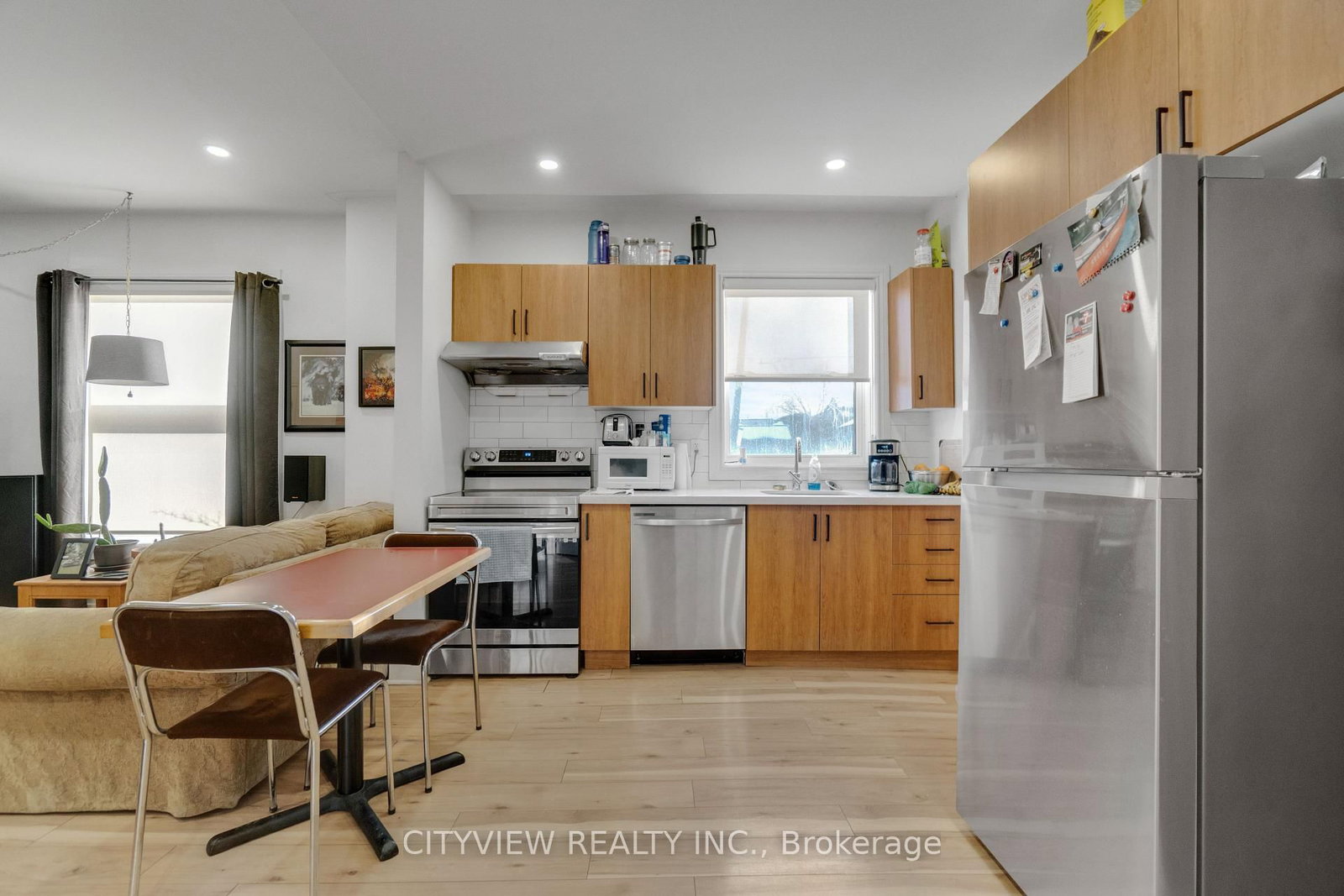 382 Beach Road • Hamilton, ON photo 13