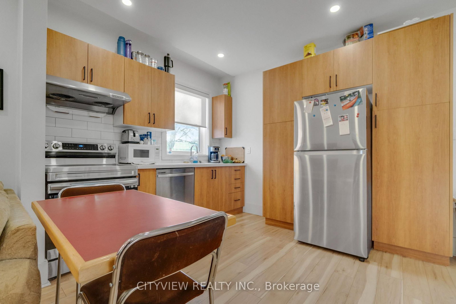 382 Beach Road • Hamilton, ON photo 15