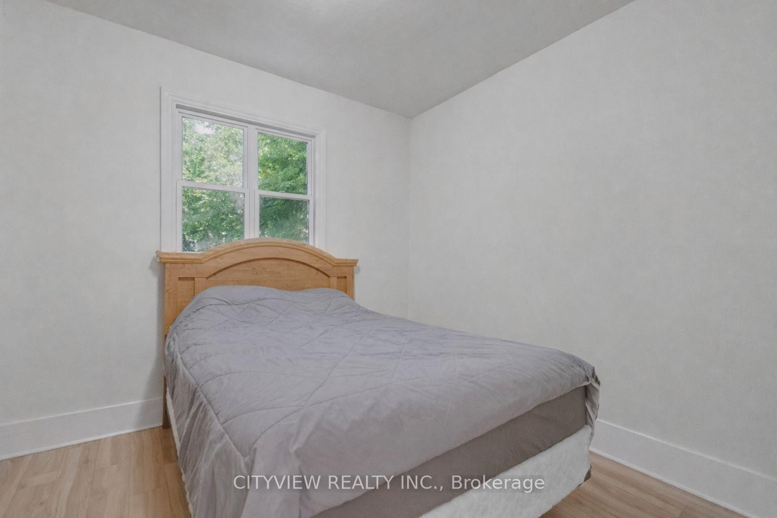 382 Beach Road • Hamilton, ON photo 16