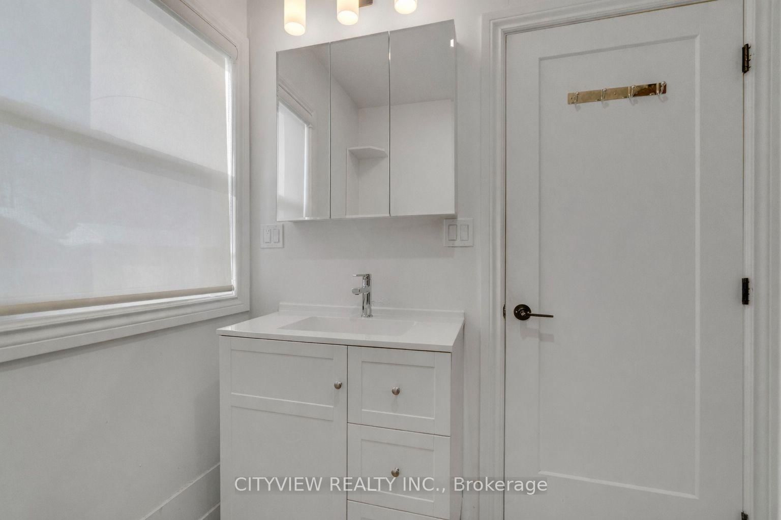 382 Beach Road • Hamilton, ON photo 18