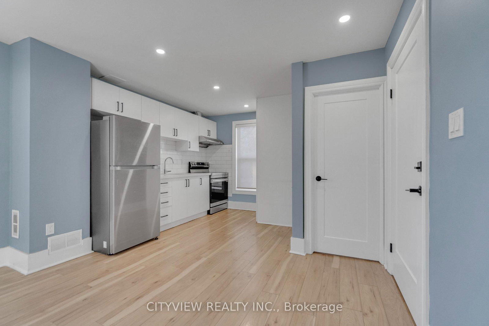 382 Beach Road • Hamilton, ON photo 23