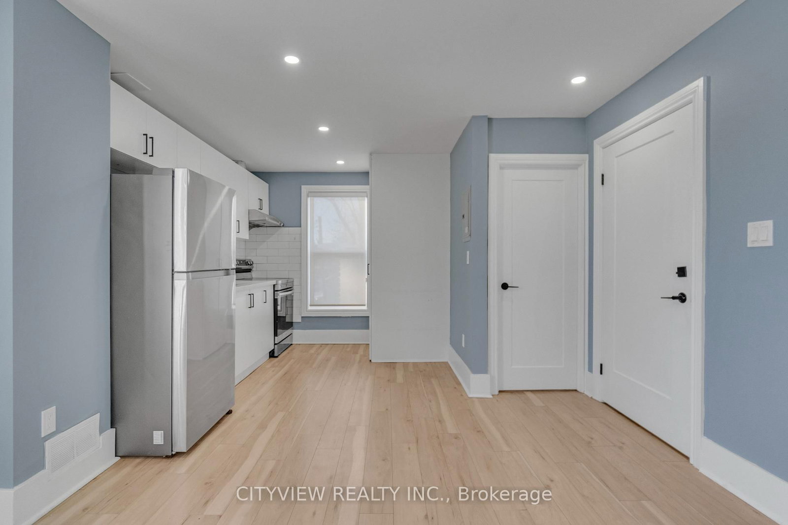 382 Beach Road • Hamilton, ON photo 24
