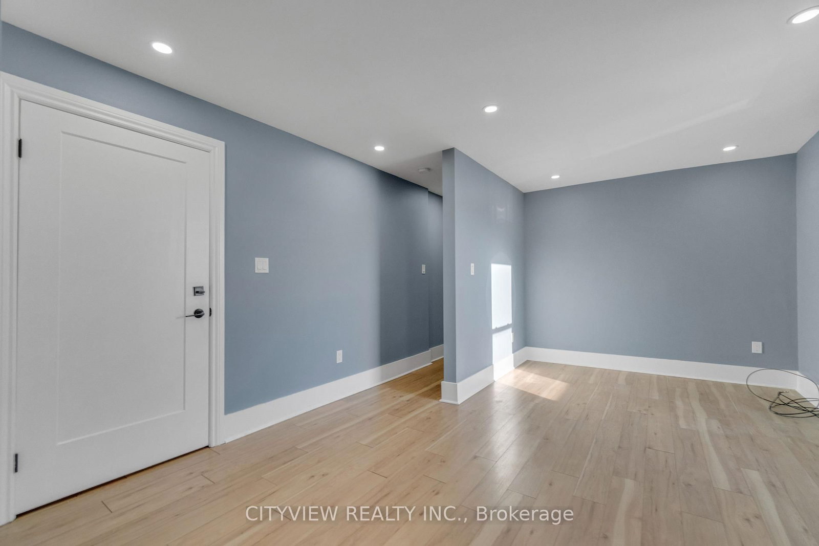 382 Beach Road • Hamilton, ON photo 27