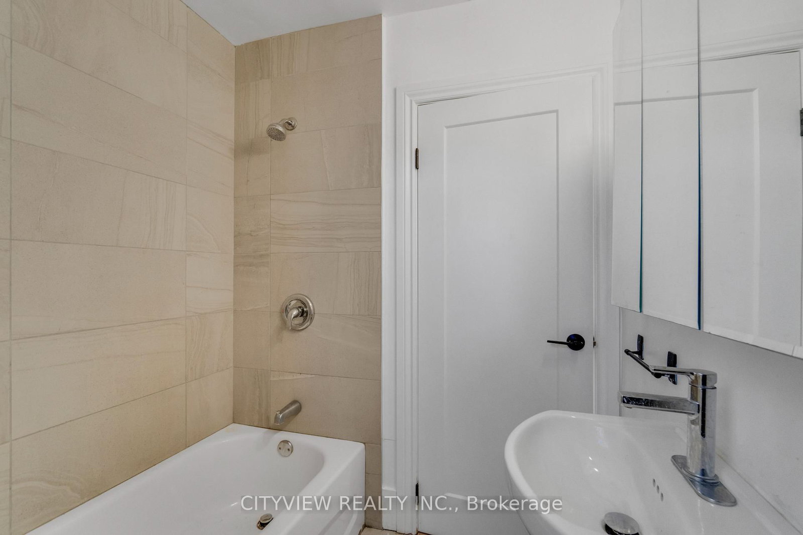 382 Beach Road • Hamilton, ON photo 30
