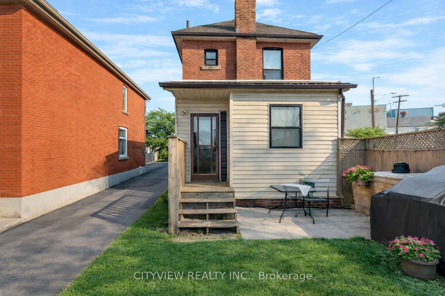 382 Beach Road • Hamilton, ON photo 37