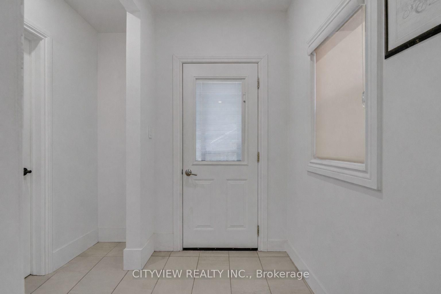 382 Beach Road • Hamilton, ON photo 8