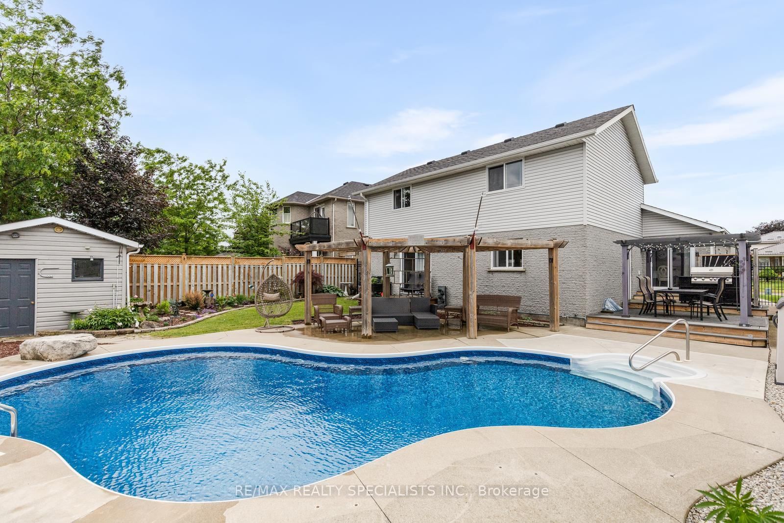 16 Lois Lane • Guelph, ON photo 42