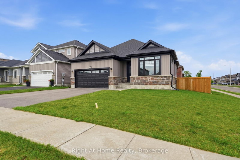 27 Redwood Drive